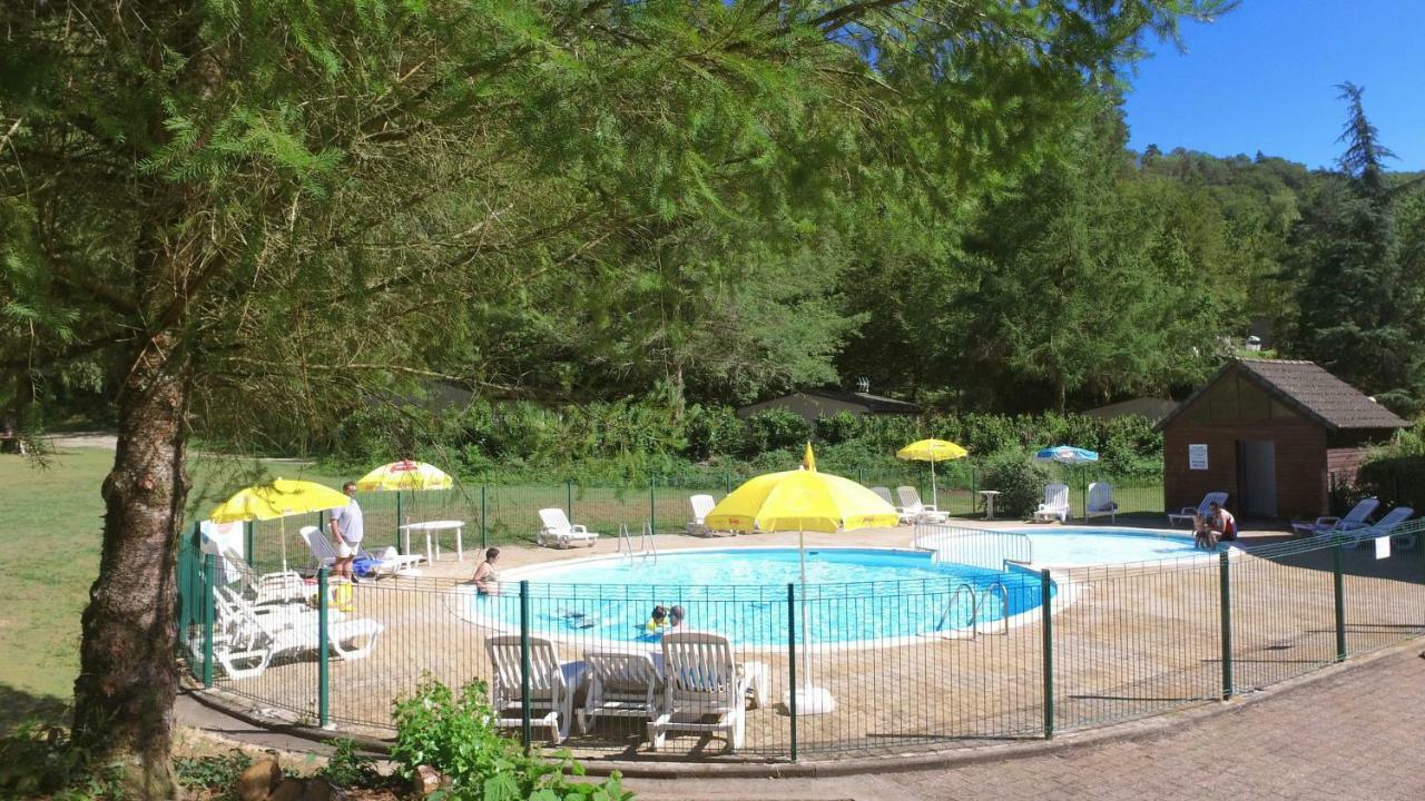 Vvf Cantal Champs-Sur-Tarentaine エクステリア 写真